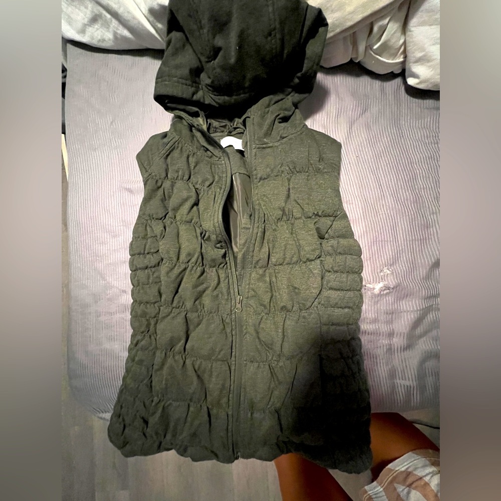 Women’s hooded army green cinched vest